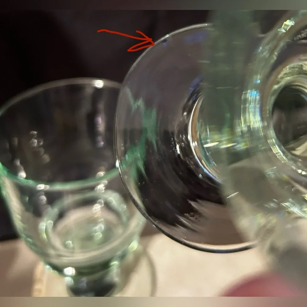 2 Williams Sonoma VERT Green Wine Glass. Wafer Stem.